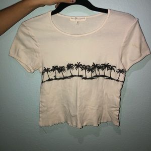 URBAN OUTFITTERS CROPPED TEE